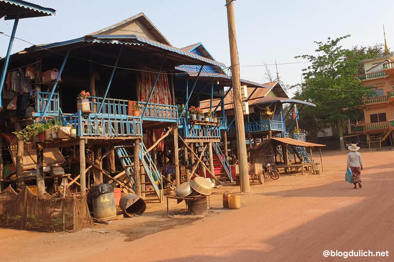 làng Kampong Phluk