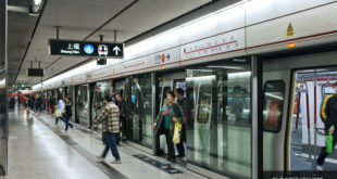 Tàu điện ngầm ở Hong Kong là giải pháp tuyệt vời để di chuyển khắp Hương Cảng.